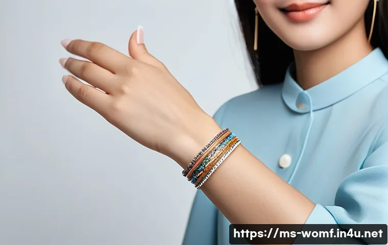 여성용 브레이슬릿 스타일 - **Prompt:** A stylish Malaysian woman in her late 20s, with a gentle smile, confidently showcasing h...